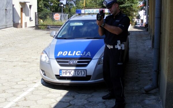 Tarnobrzescy policjanci mają nową broń do walki z piratami drogowymi