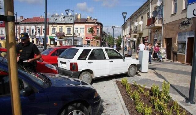 Wkrótce mielczanie, zamiast na Rynku, będą parkować samochody przy ulicy Rzecznej.