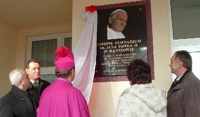 Władze gminy Raniżów zastanawiają się nad łączeniem gimnazjów.