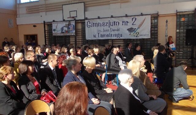 Miejski Dzień Edukacji Narodowej i jeszcze dwie uroczystości w Gimnazjum numer 2 w Tarnobrzegu