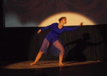 Stalowa Wola: Kaganek oświaty i trudne czasy