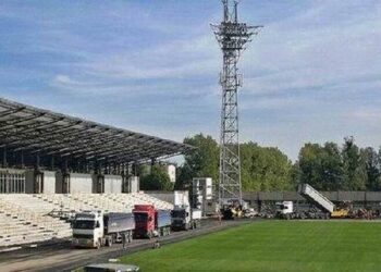 Murawa na mieleckim stadionie już jest, trybuny nadal są w przebudowie