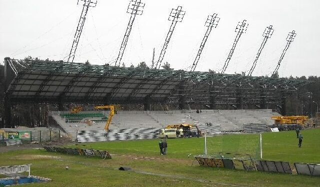 Stalowa Wola: Mogą nie zdążyć w terminie z trybuną.