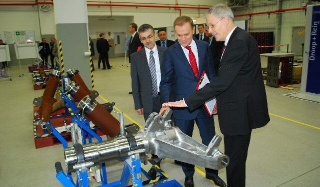 Nowa fabryka w Dolinie Lotniczej