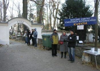 Sandomierz: Odnowiono zabytkowe nagrobki