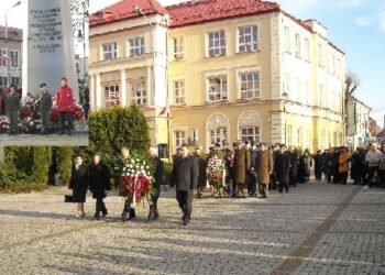 Nisko: Świętowali pod Pomnikiem Wdzięczności.