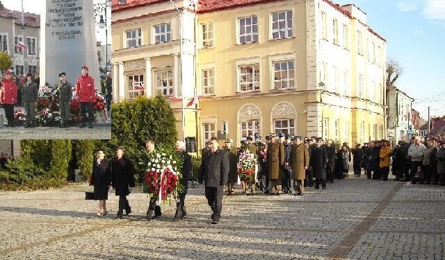 Nisko: Świętowali pod Pomnikiem Wdzięczności.