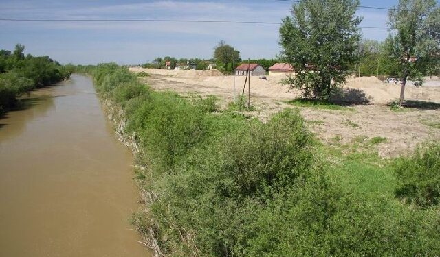 W Mielcu budują umocnienia brzegów Wisłoki