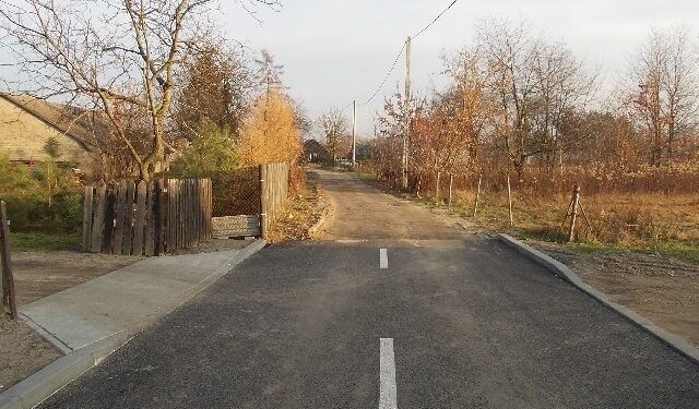 Mieszkańcy ulicy Zakole w Tarnobrzegu chcą u siebie lepszej drogi