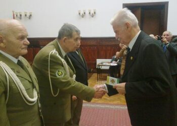 Mielec: Odznaczeni  Złotym Krzyżem