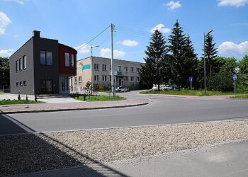 Mielec: Spartańskie warunki dla oczekujących.