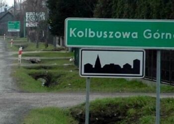 Mieszkańcy Kolbuszowej Górnej mają dość rozsypującego się chodnika przy drodze krajowej numer 9.