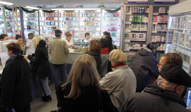 Mielec: Kolejki do aptek.