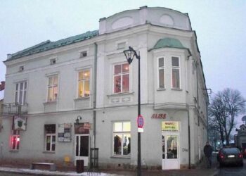 Władze Mielca zastanawiają się nad przyszłością kamienicy przy ulicy Mickiewicza 13