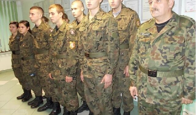 Stalowa Wola: Klasy wojskowe będą w dwóch szkołach.