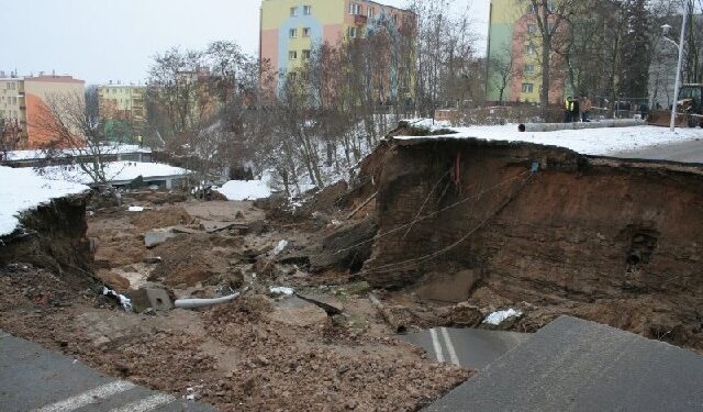 Ostrowiec: Państwo dofinansuje naprawę osuwiska i ulicy Polnej.