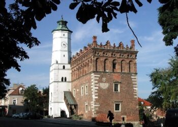 Sandomierz: Można zgłaszać kandydatury do tytułu 'Sandomierzanin Roku'.