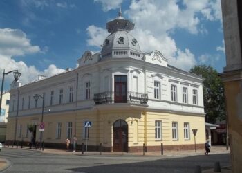 Mielec: Zamiast EMPIKu , Biblioteka
