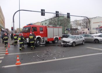 Tarnobrzeg. Wypadek na skrzyżowaniu.