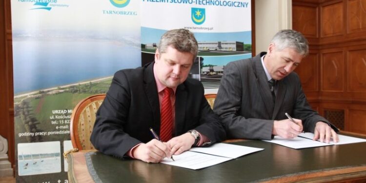 Tarnobrzeg, Nowa Dęba. Porozumienie o współpracy.