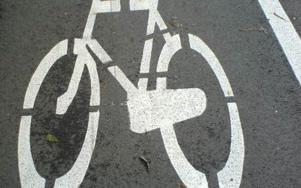 Kolbuszowa: Kontrowersyjna ścieżka rowerowa na rynku.