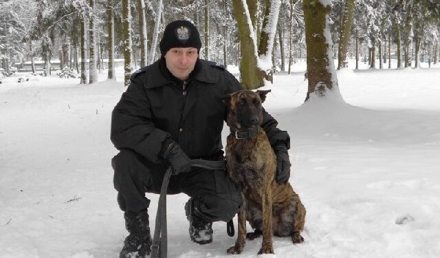 Dzisiaj po pięciu miesiącach szkolenia, służbę w świętokrzyskiej Policji rozpoczyna Gora.