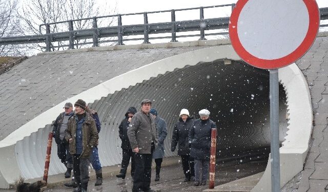 Przejście (nie) tylko dla pieszych?