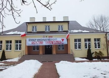 Mielec. Szkoła w Rydzowie uratowana