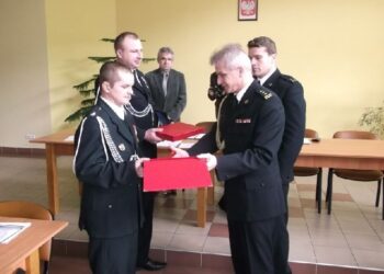 Podziękowania dla strażaków.