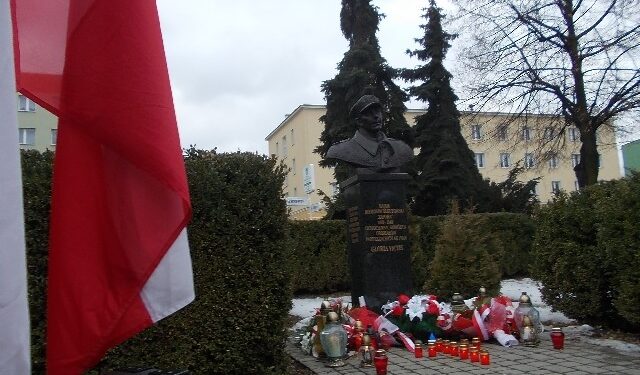 Tarnobrzeg. Dwie uroczystości  w Narodowy Dzień Pamięci Żołnierzy Wyklętych.