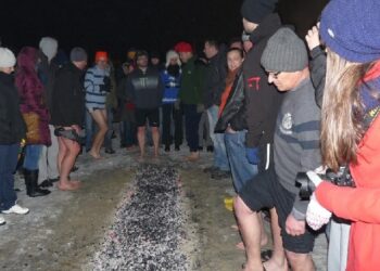 Tarnobrzeg: Nie boją się nie tylko lodowatej wody ale i ognia!