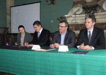 Kielce: Podpisano umowy na dofinansowanie inwestycji kanalizacyjnych i wodociągowych.