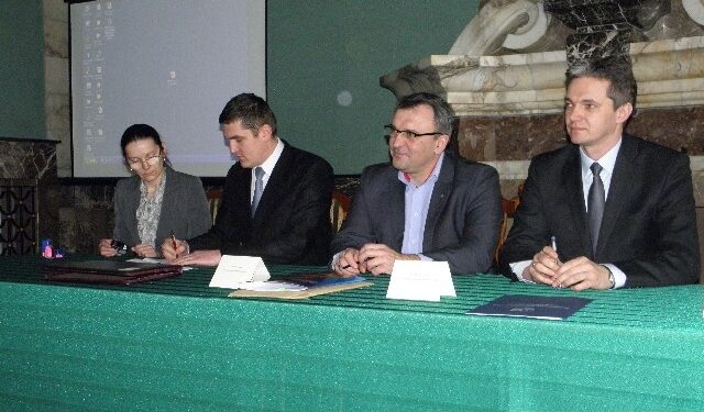 Kielce: Podpisano umowy na dofinansowanie inwestycji kanalizacyjnych i wodociągowych.