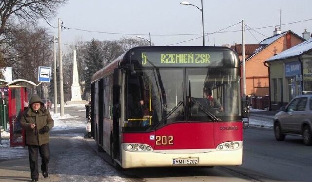 Mielec: Mieszkańcy chcą dodatkowego kursu MKS na bazar przy ulicy Sportowej.