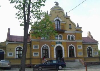 Zabytkowy budynek Miejskiego Domu Kultury czeka rewitalizacja.