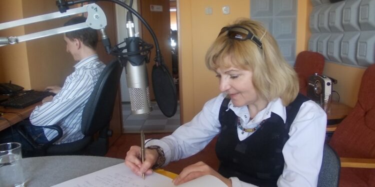 Rozmowa z Dorotą Ferenc Gałęzą ksiegową Stowarzyszenia Kulturalno Oświatowego funkcjonującego przy Szkole Podstawowej imienia Jana Pawła II w Mściowie.