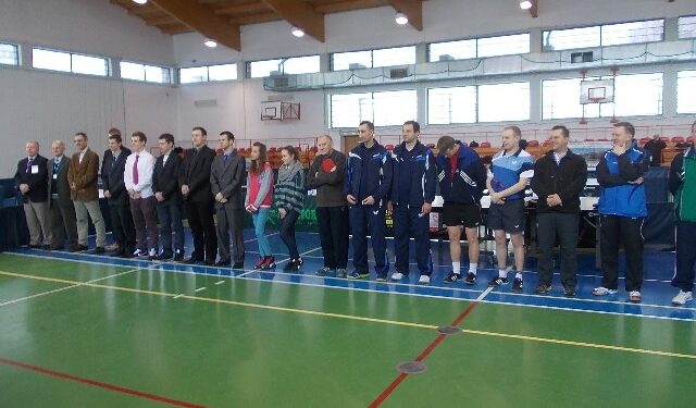 Tarnobrzeg. Zmagania księży w tenisie stołowym.