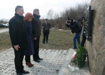 W 3 rocznicę Katastrofy Smoleńskiej Tarnobrzeg oddał hołd tym którzy tam zginęli