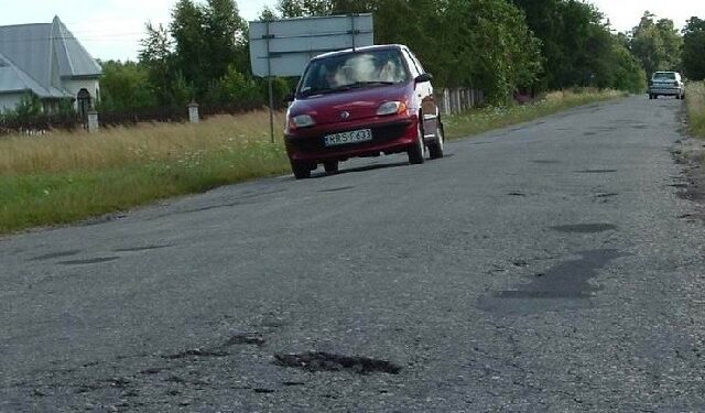 Kolbuszowianie skarżą się na fatalny stan drogi wojewódzkiej w stronę Sokołowa Małopolskiego.