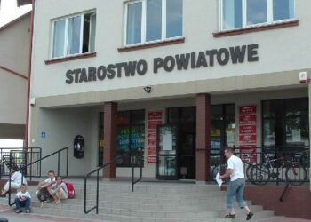 Kolbuszowskiemu starostwu brakuje pieniędzy na remonty dróg.
