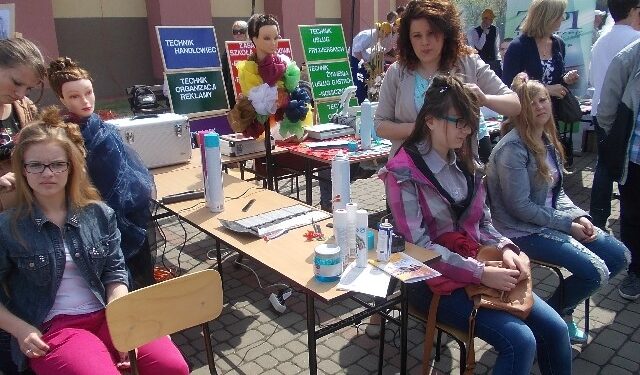 Tarnobrzeg. Pionierski Jarmark Zawodów.