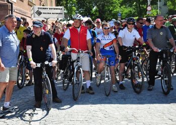 Sandomierz: Rowerem z Ojcem Świętym