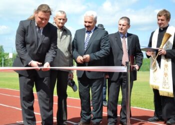 Stadion lekkoatletyczny w Baranowie Sandomierskim oficjalnie otwarty