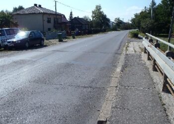 Utrudnienia na drodze wojewódzkiej.