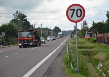 Podnieśli ograniczenie prędkości nie pytając o zdanie mieszkańców.