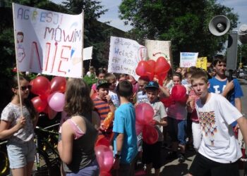 Tarnobrzeg. Marsz przeciw przemocy.