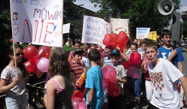 Tarnobrzeg. Marsz przeciw przemocy.
