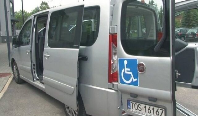 Samorząd Ostrowca Świętokrzyskiego zakupił nowego busa na potrzeby podopiecznych Miejskiego Ośrodka Pomocy Społecznej.