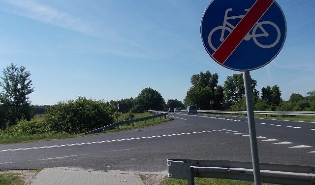 W Tarnowskiej Woli czekają na dokończenie ścieżki rowerowej