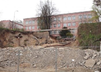 Ostrowiec Świętokrzyski: Sa pieniądze na  likwidację osuwiska przy ulicy Polnej.